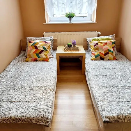 Tanie Spanie Przy Targach Poznanskich - Zameldowanie Bezobslugowe- פוזנן