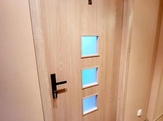 Tanie Spanie Przy Targach Poznanskich - Zameldowanie Bezobslugowe- Homestay Poznan