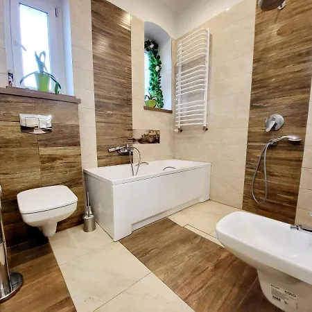 Tanie Spanie Przy Targach Poznanskich - Zameldowanie Bezobslugowe- * بوزنان