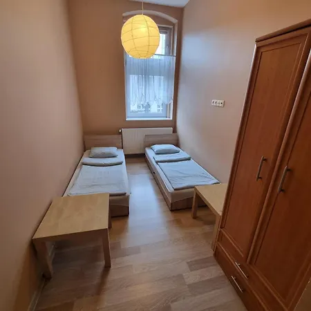 Tanie Spanie Przy Targach Poznanskich - Zameldowanie Bezobslugowe- Poznan