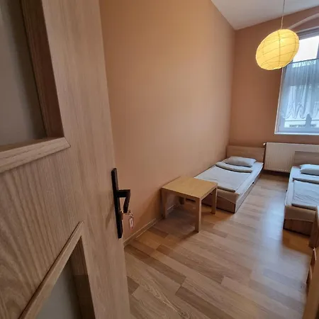 Homestay Tanie Spanie Przy Targach Poznanskich - Zameldowanie Bezobslugowe- *