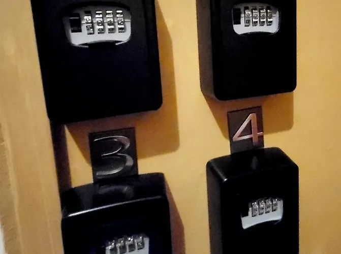 Tanie Spanie Przy Targach Poznanskich - Zameldowanie Bezobslugowe- Poznaň