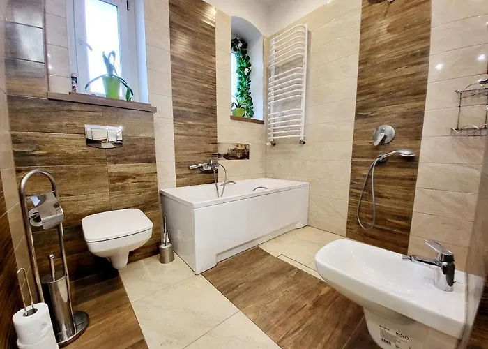 Tanie Spanie Przy Targach Poznanskich - Zameldowanie Bezobslugowe- * Poznaň