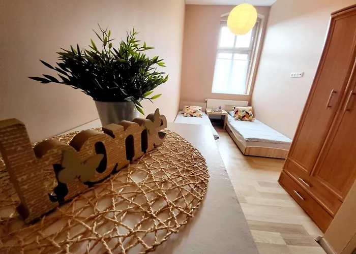 Tanie Spanie Przy Targach Poznanskich - Zameldowanie Bezobslugowe- Homestay Poznan