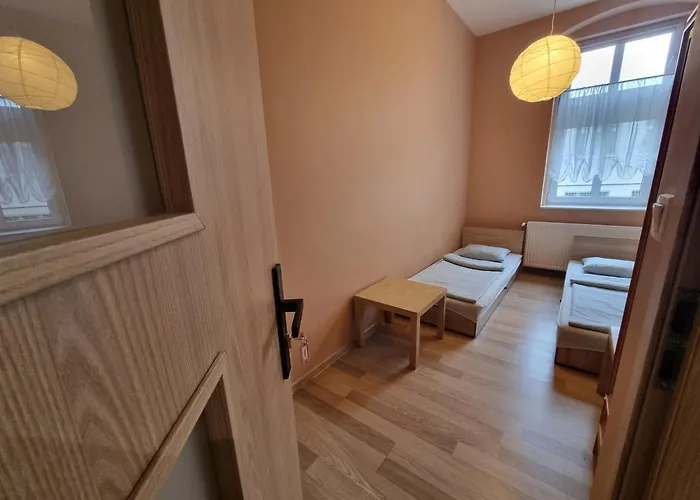 Ubytování v soukromí Tanie Spanie Przy Targach Poznanskich - Zameldowanie Bezobslugowe- *